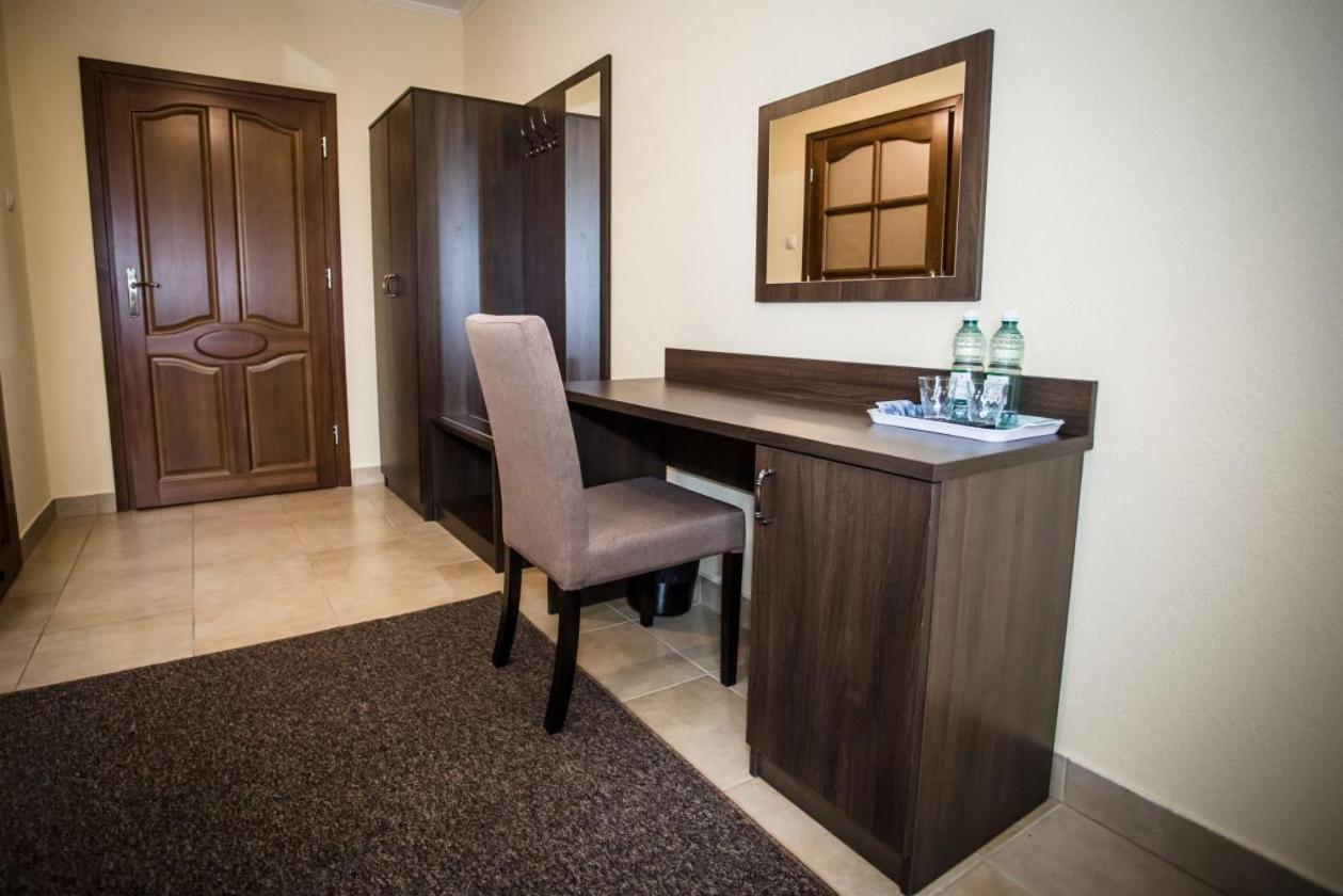 Stary Lwow Bed & Breakfast Korczyna  Exterior photo