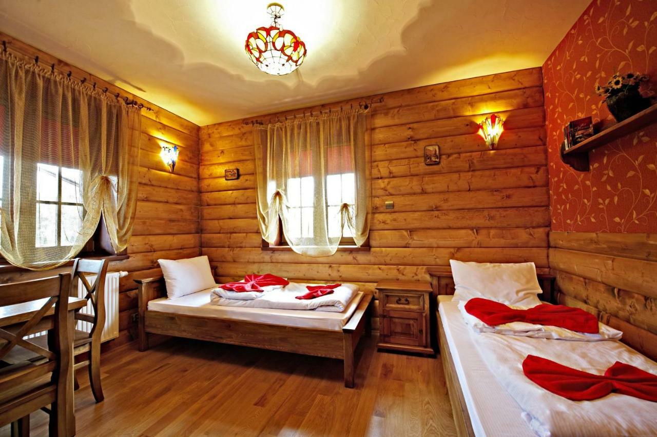 Stary Lwow Bed & Breakfast Korczyna  Exterior photo